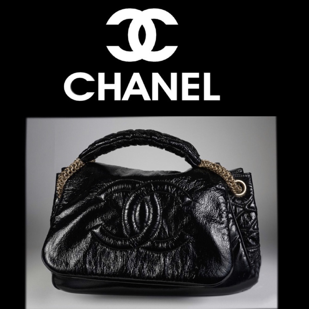 Chanel black patent leather rock chain accordion